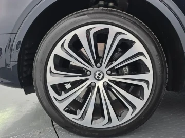 2025 Bentley Bentayga с пробегом 9 796 км