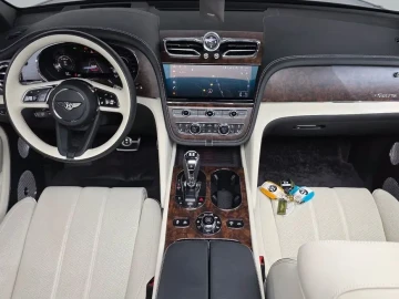 2025 Bentley Bentayga с пробегом 9 796 км