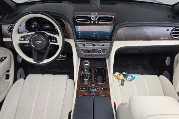 2025 Bentley Bentayga с пробегом 9 796 км