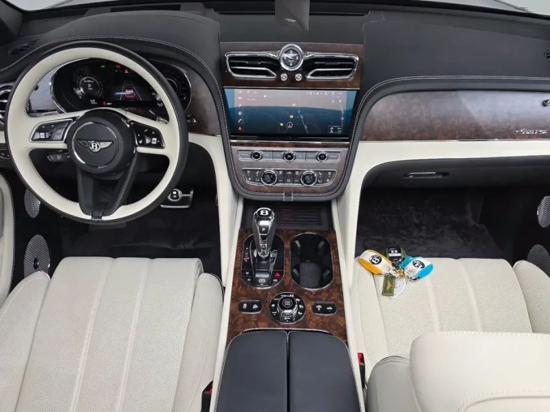 2025 Bentley Bentayga с пробегом 9 796 км