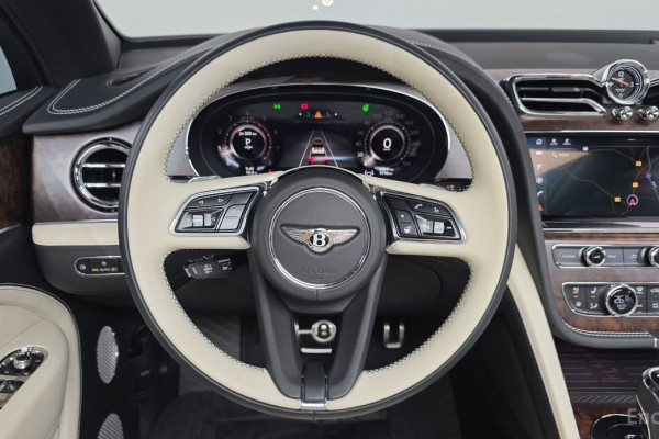 2025 Bentley Bentayga с пробегом 9 796 км