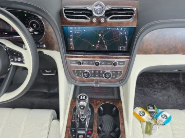 2025 Bentley Bentayga с пробегом 9 796 км