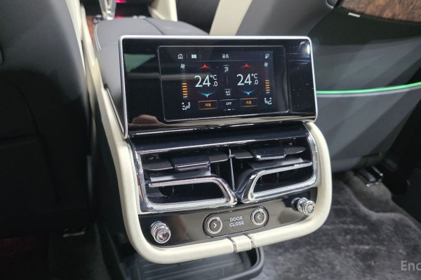 2025 Bentley Bentayga с пробегом 9 796 км