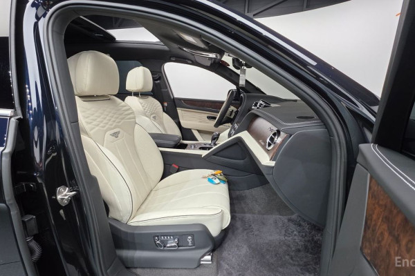 2025 Bentley Bentayga с пробегом 9 796 км