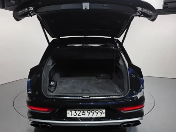 2025 Bentley Bentayga с пробегом 9 796 км