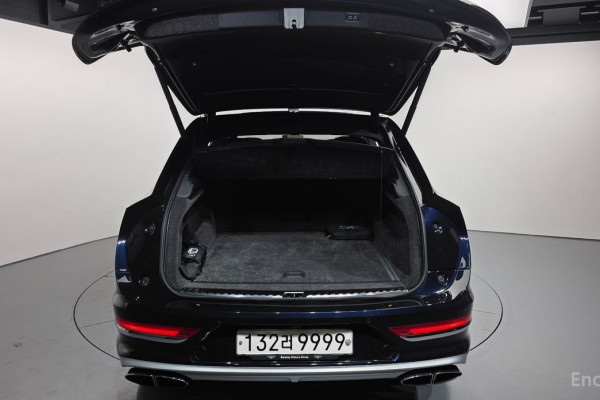 2025 Bentley Bentayga с пробегом 9 796 км