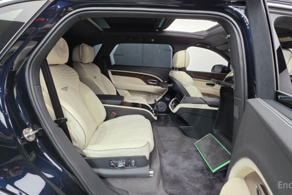 2025 Bentley Bentayga с пробегом 9 796 км