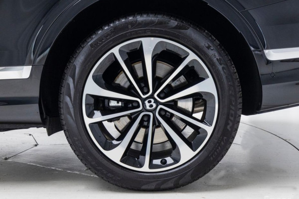 2025 Bentley Bentayga с пробегом 6 515 км