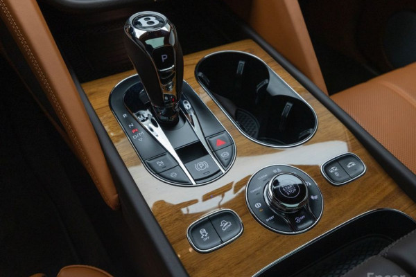 2025 Bentley Bentayga с пробегом 6 515 км