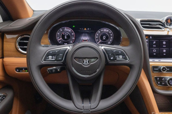 2025 Bentley Bentayga с пробегом 6 515 км