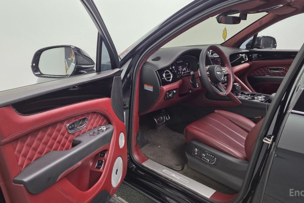 2023 Bentley Bentayga с пробегом 40 852 км