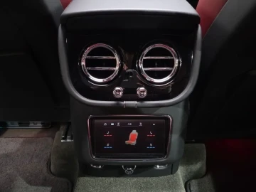 2023 Bentley Bentayga с пробегом 40 852 км