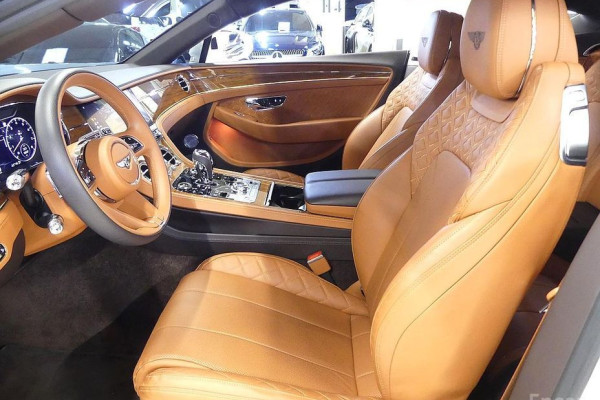 2022 Bentley Continental GT с пробегом 18 000 км