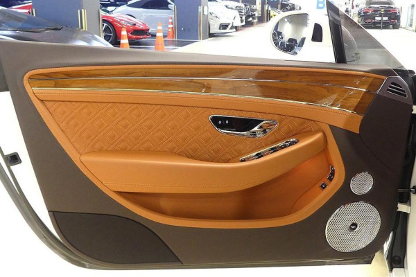 2022 Bentley Continental GT с пробегом 18 000 км