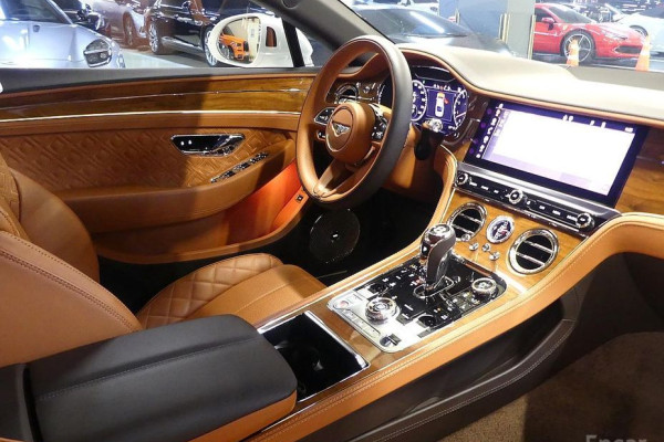 2022 Bentley Continental GT с пробегом 18 000 км
