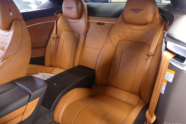 2022 Bentley Continental GT с пробегом 18 000 км