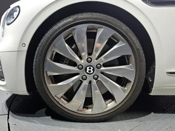 2021 Bentley Flying Spur с пробегом 80 312 км