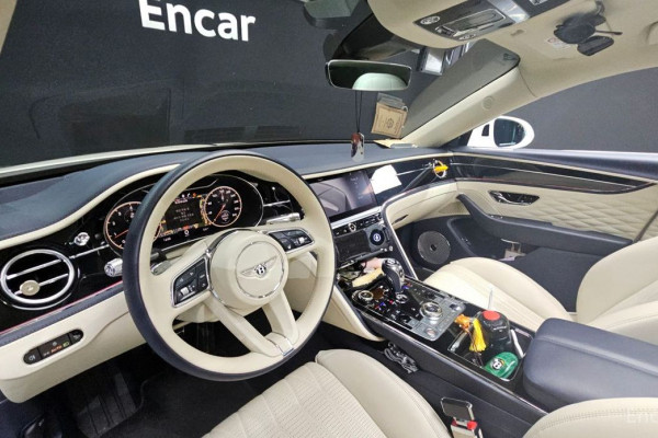 2021 Bentley Flying Spur с пробегом 80 312 км