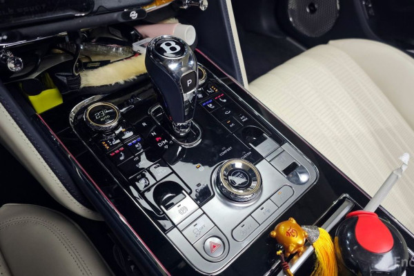 2021 Bentley Flying Spur с пробегом 80 312 км