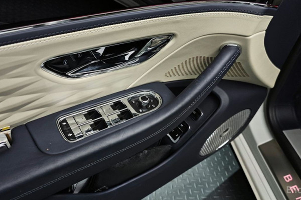 2021 Bentley Flying Spur с пробегом 80 312 км