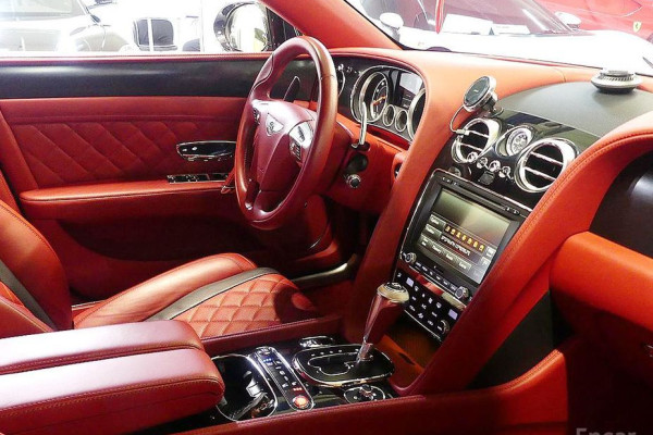 2018 Bentley Flying Spur с пробегом 36 064 км