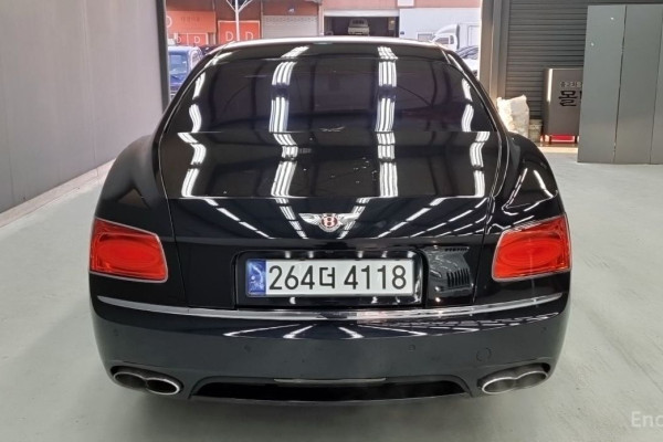 2018 Bentley Flying Spur с пробегом 60 000 км