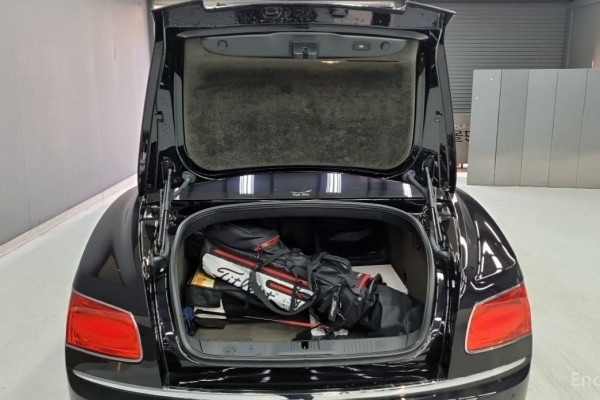 2018 Bentley Flying Spur с пробегом 60 000 км