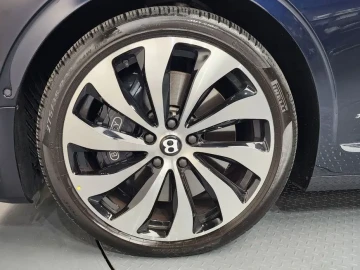 2023 Bentley Flying Spur с пробегом 37 573 км