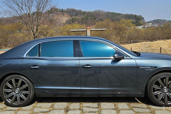 2014 Bentley Flying Spur с пробегом 85 000 км