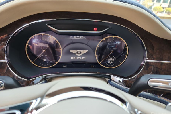 2022 Bentley Flying Spur с пробегом 25 500 км