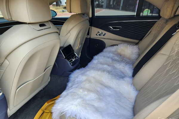 2022 Bentley Flying Spur с пробегом 25 500 км