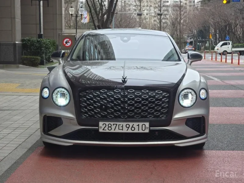 2025 Bentley Flying Spur с пробегом 2 200 км