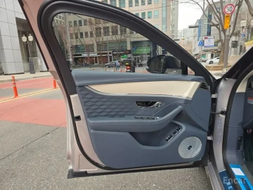 2025 Bentley Flying Spur с пробегом 2 200 км