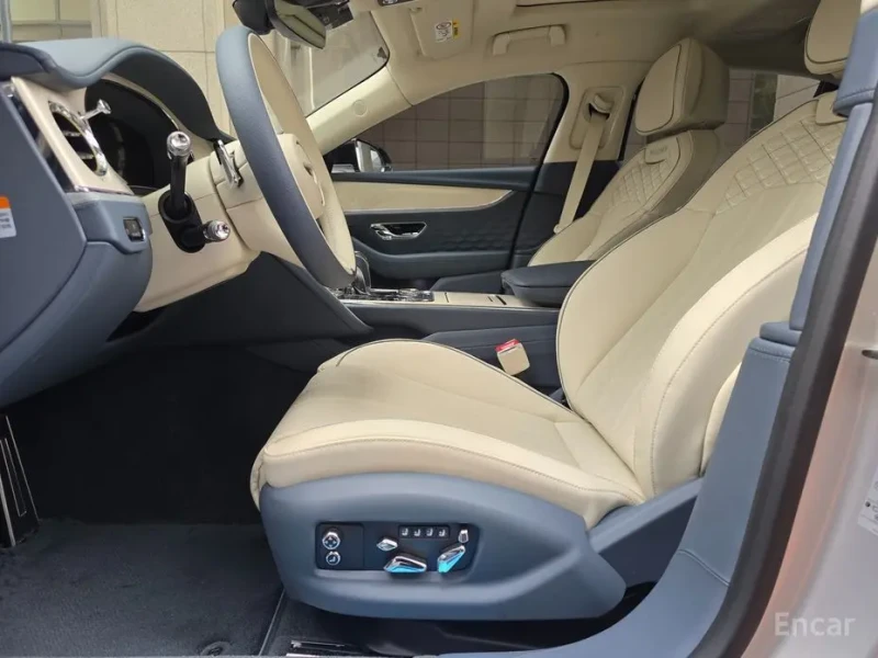 2025 Bentley Flying Spur с пробегом 2 200 км