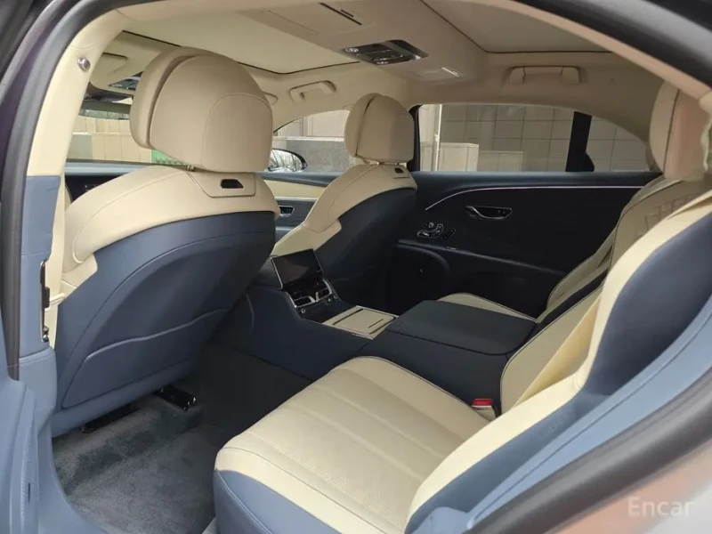 2025 Bentley Flying Spur с пробегом 2 200 км