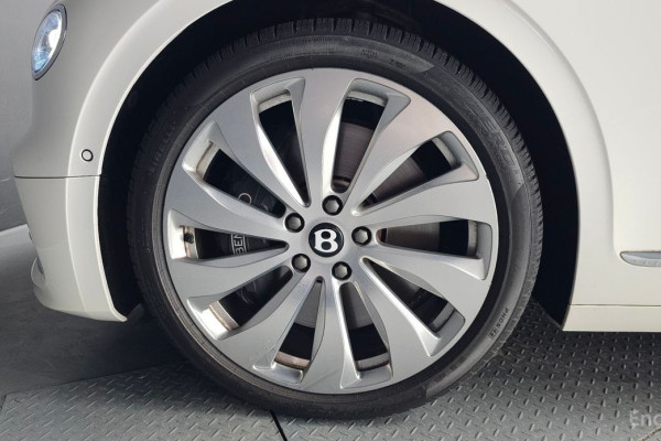 2022 Bentley Flying Spur с пробегом 72 059 км
