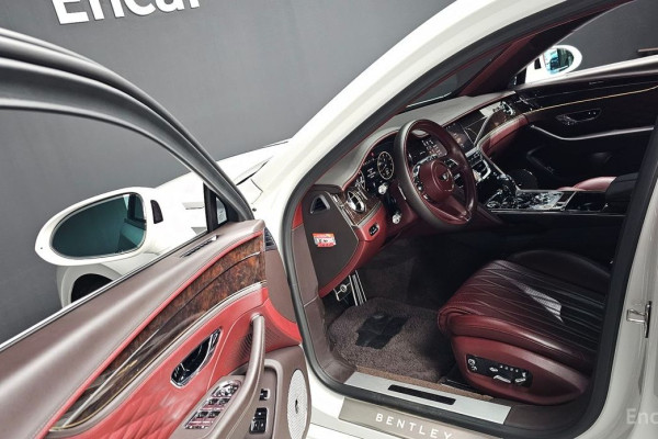2022 Bentley Flying Spur с пробегом 72 059 км