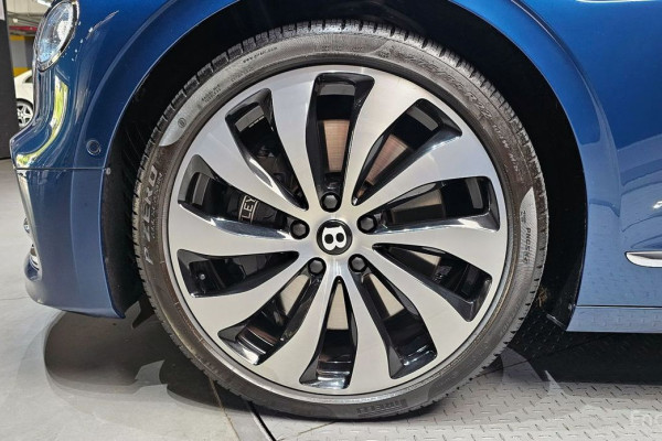 2023 Bentley Flying Spur с пробегом 85 311 км