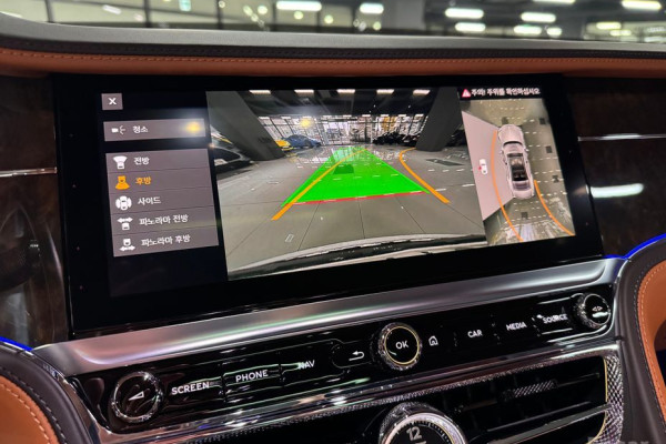 2021 Bentley Flying Spur с пробегом 16 400 км