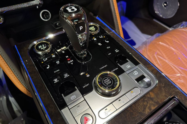 2021 Bentley Flying Spur с пробегом 16 400 км