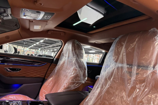 2021 Bentley Flying Spur с пробегом 16 400 км