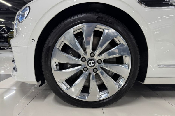 2021 Bentley Flying Spur с пробегом 16 400 км
