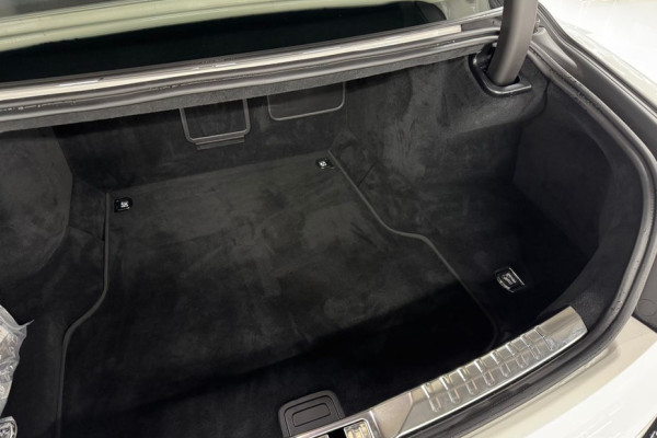 2021 Bentley Flying Spur с пробегом 16 400 км