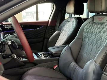 2021 Bentley Flying Spur с пробегом 14 000 км