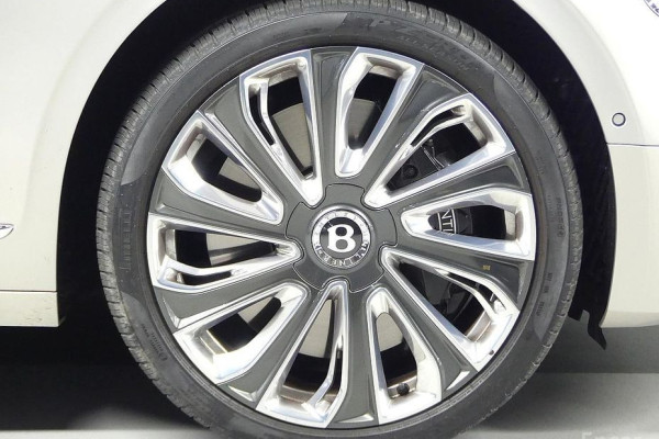 2024 Bentley Flying Spur с пробегом 7 800 км