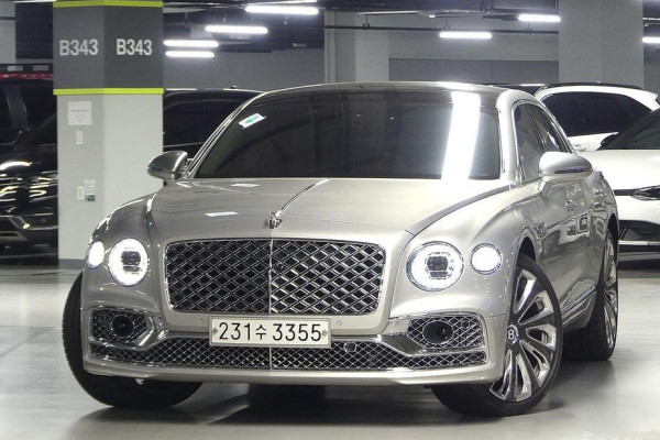 2024 Bentley Flying Spur с пробегом 7 800 км