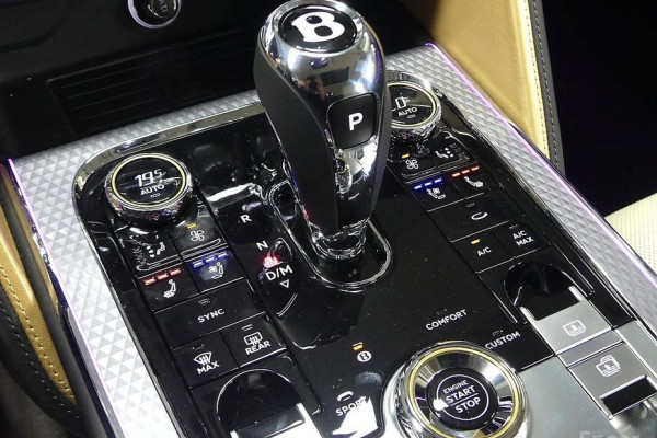 2024 Bentley Flying Spur с пробегом 7 800 км