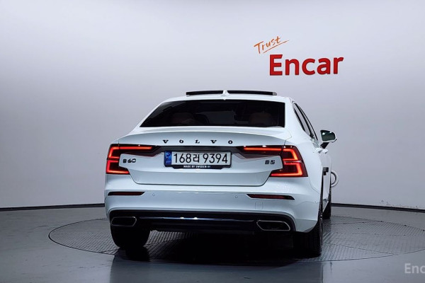 2021 Volvo S60 с пробегом 33 980 км