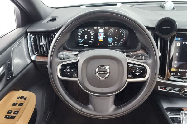 2021 Volvo S60 с пробегом 33 980 км