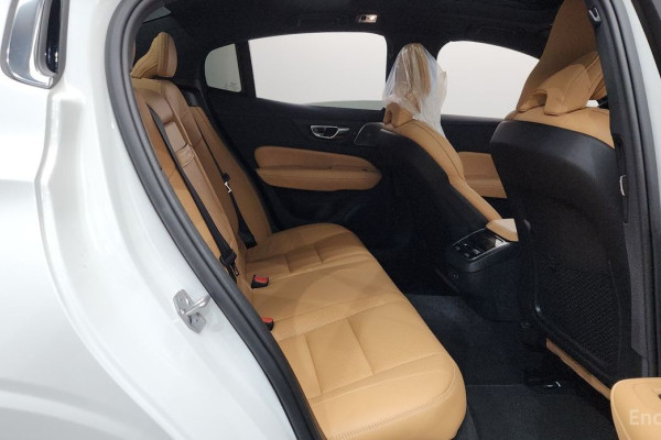 2021 Volvo S60 с пробегом 33 980 км